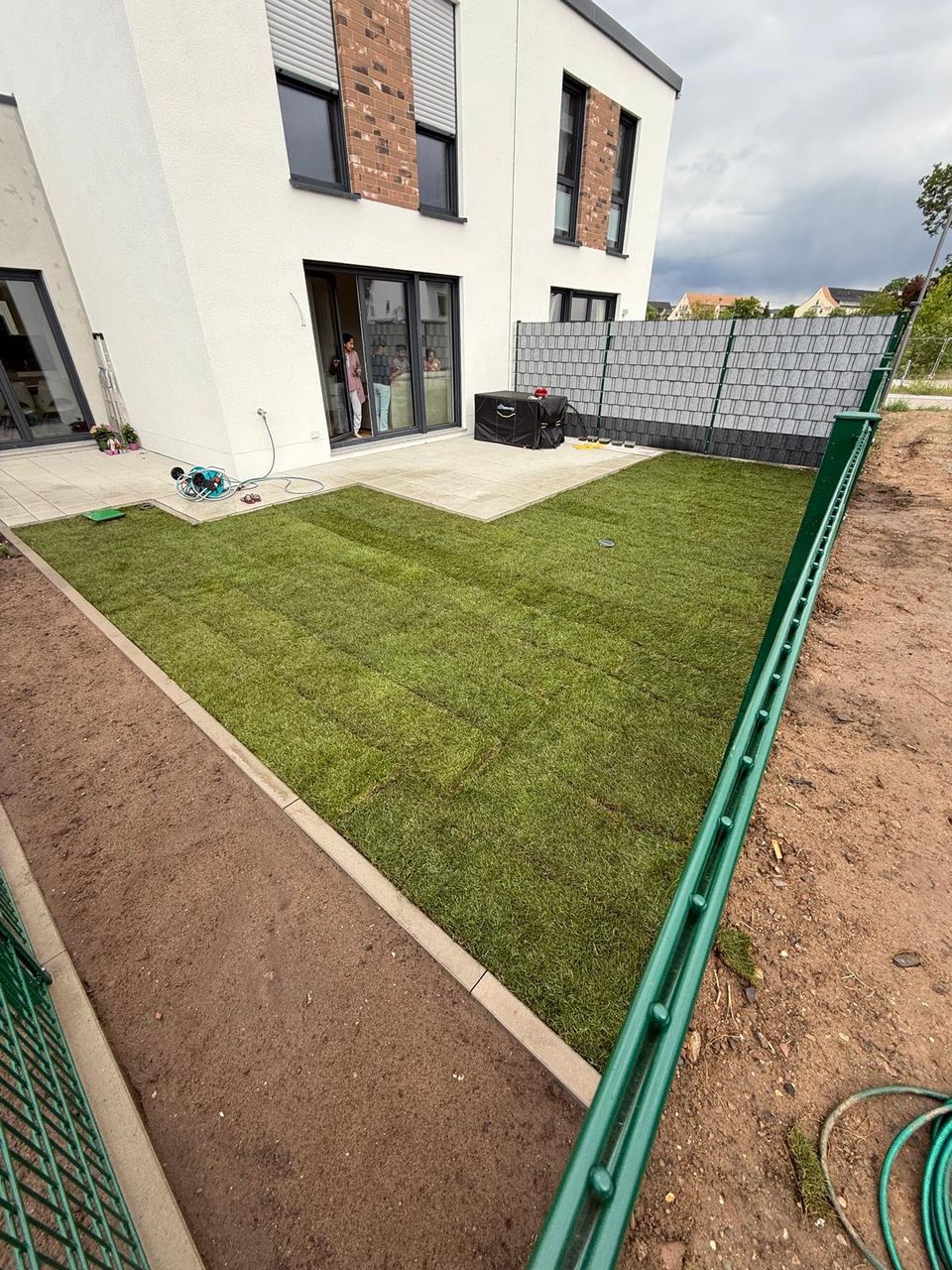 Rollrasen & Gartenanlage